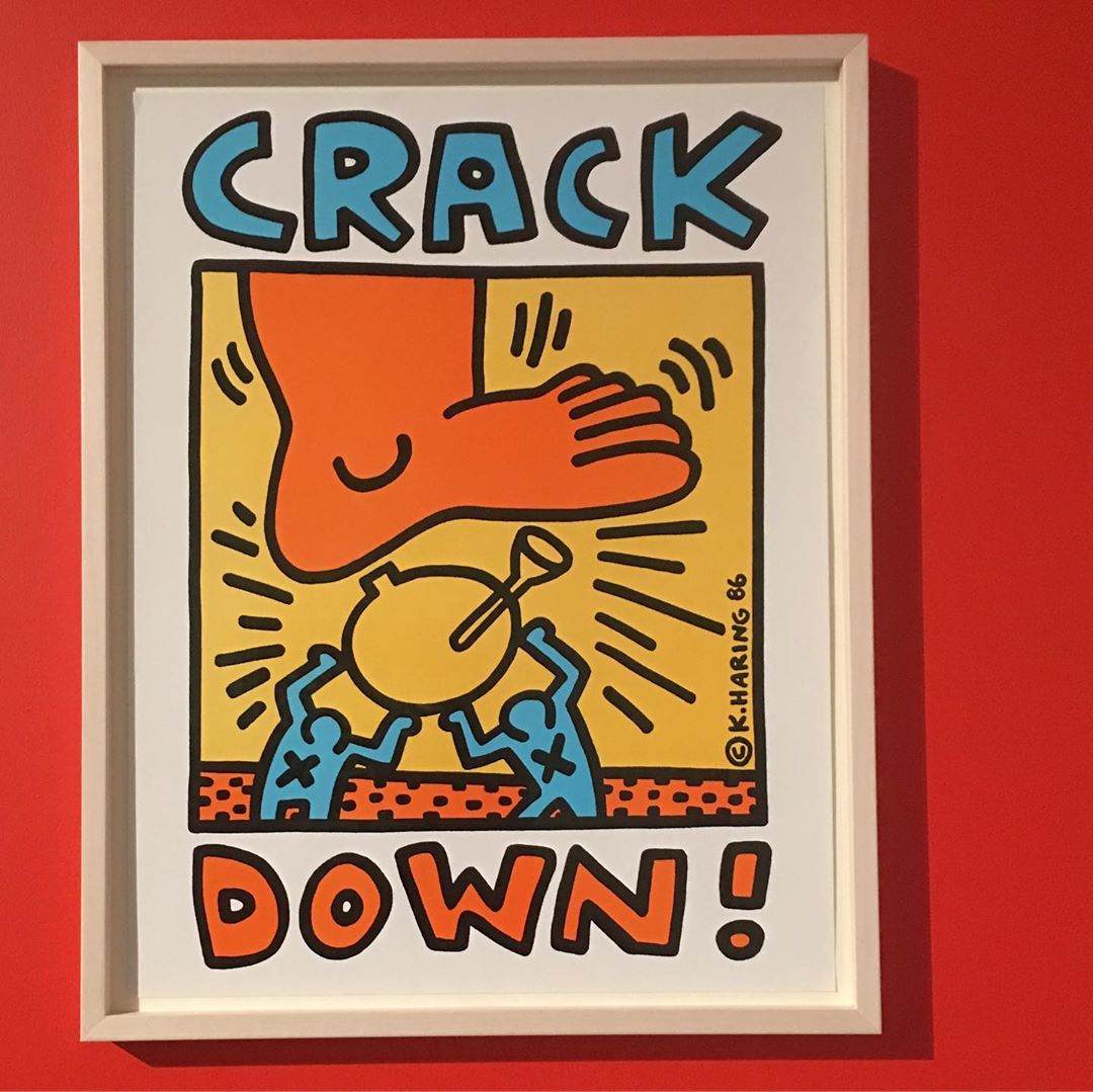Keith Haring Crack Down 1986 B29 sd IyAG
