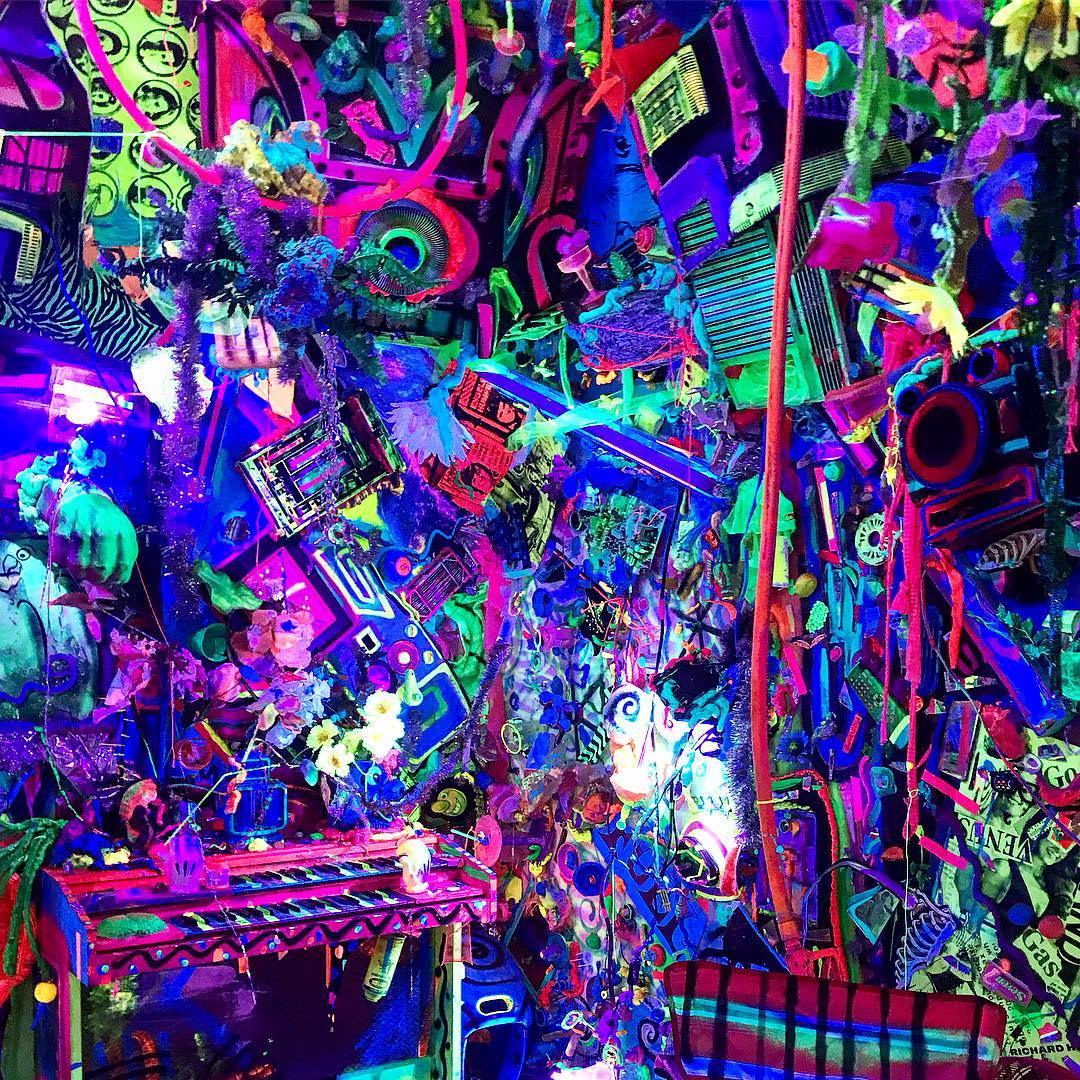 Kenny Scharf Cosmic Covern BmwzvgmhMv9