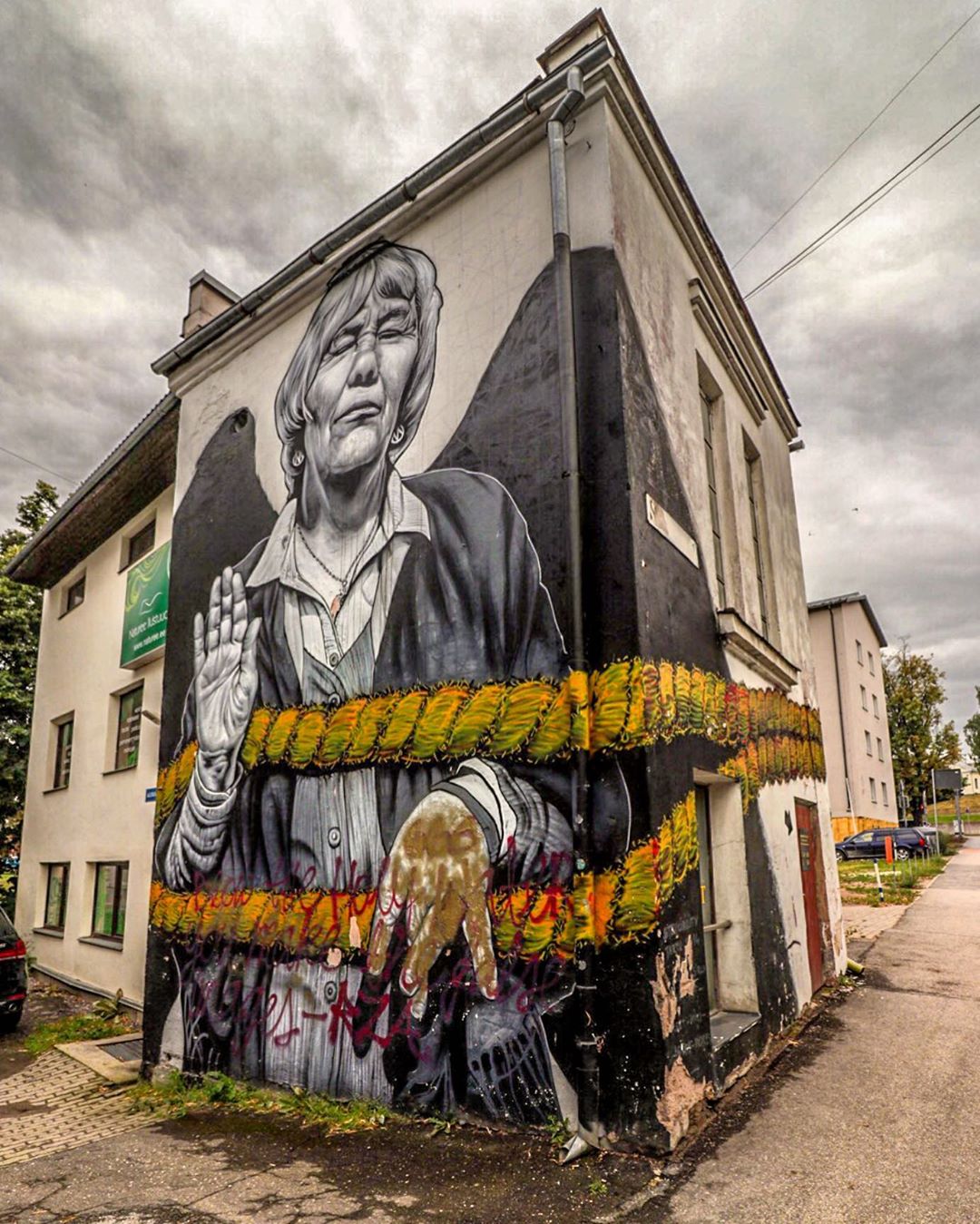 34 Gray-style Photorealistic Street Art By MTO