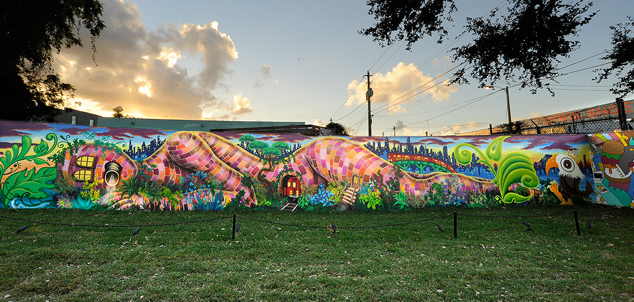 lady pink mural on wynwood walls 2013 walls kaboodev