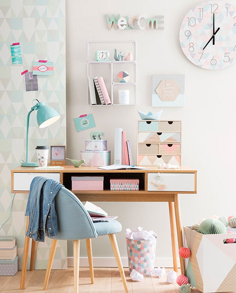 Charming Study Area and Desk in Pastel Tones