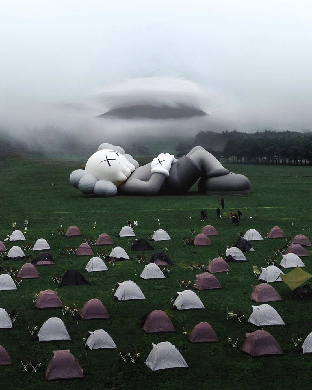 kaws camping at mount fiji B0MC3A DG57