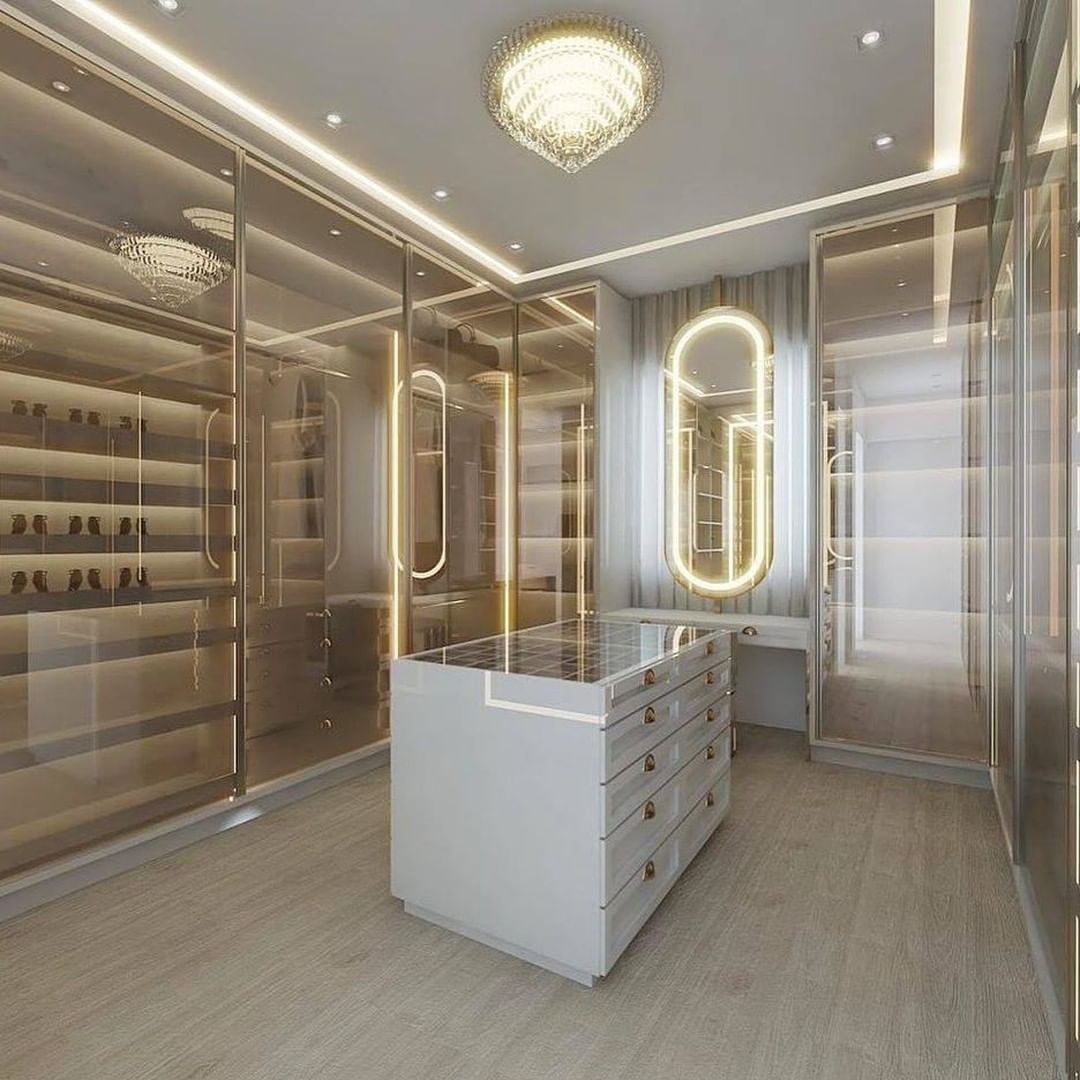 18 Elegant And Amazing Walk-In Closet Designs