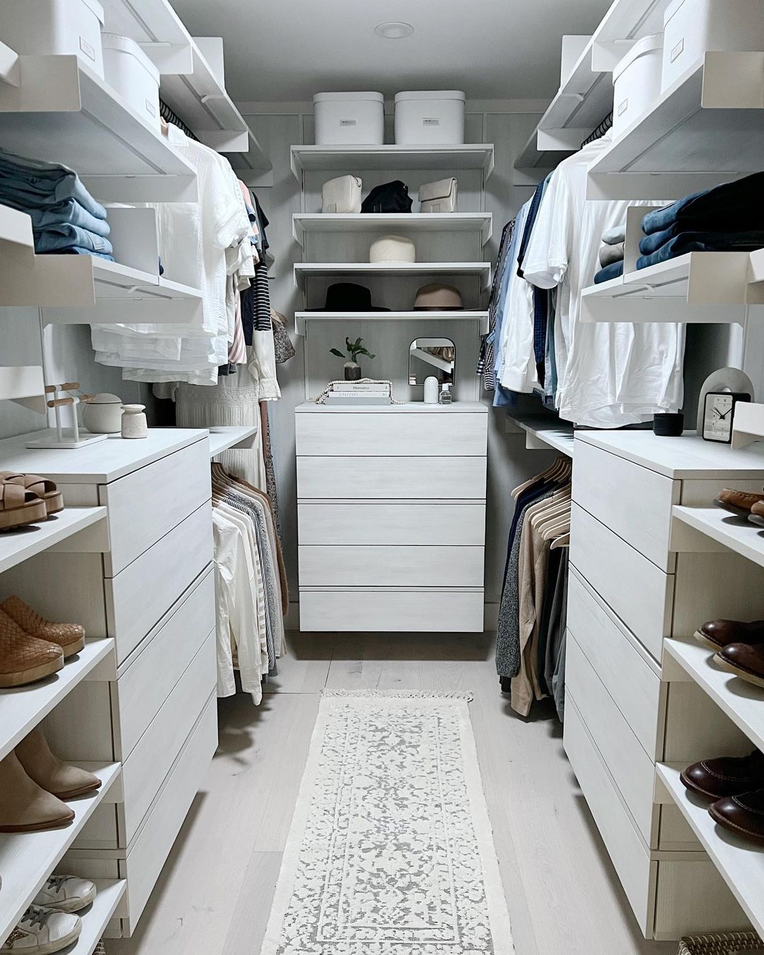 closet CX9DOhAlwpa