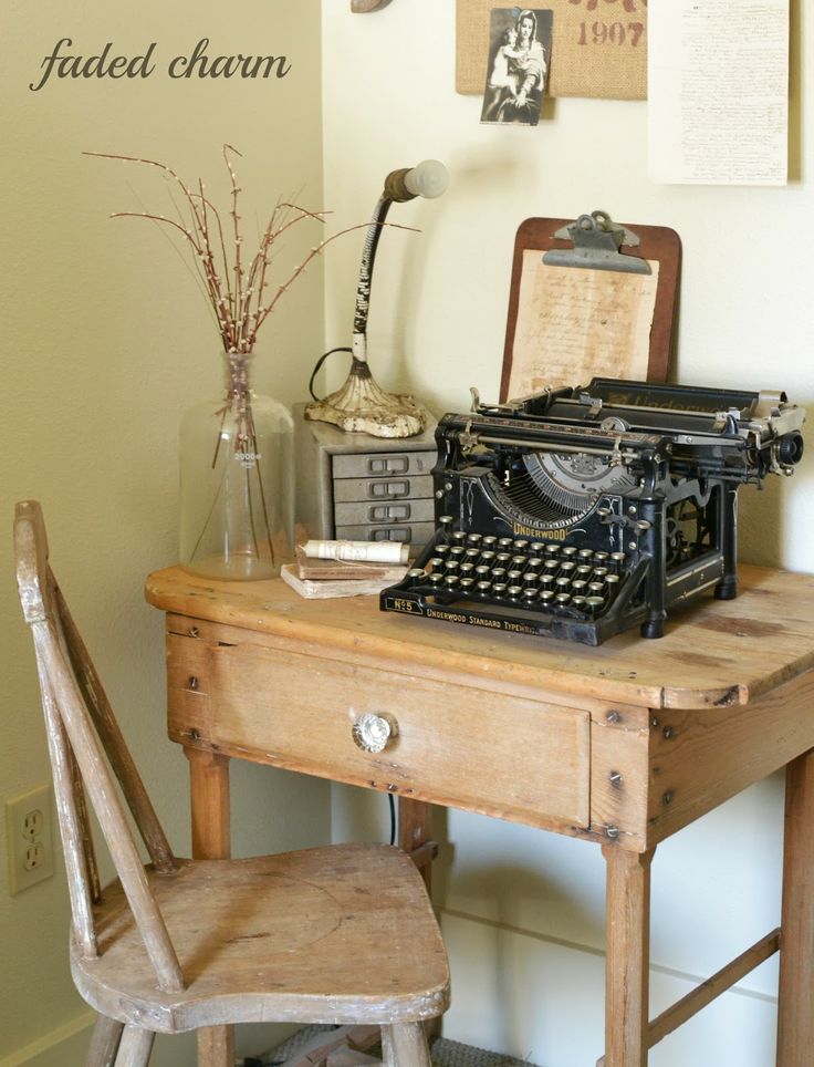 d31809eff80bc1870677f053a89b232d vintage inspired bedroom antique typewriter