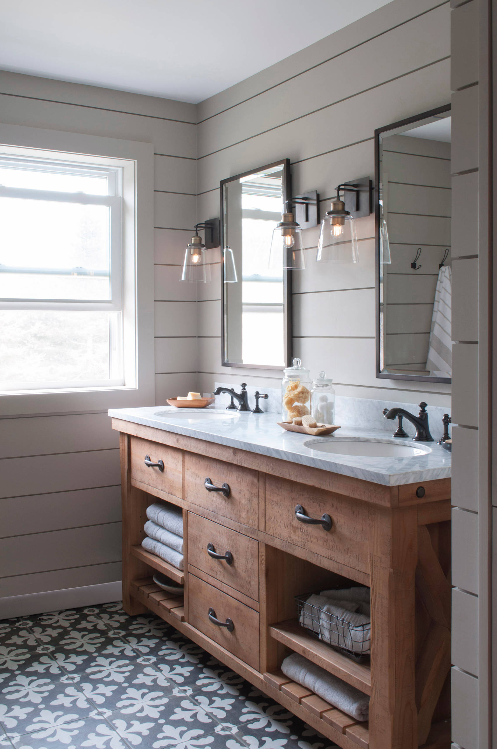 farmhouse bath haven design building llc img fa21f9980976498b 14 7204 1 e72e8f8