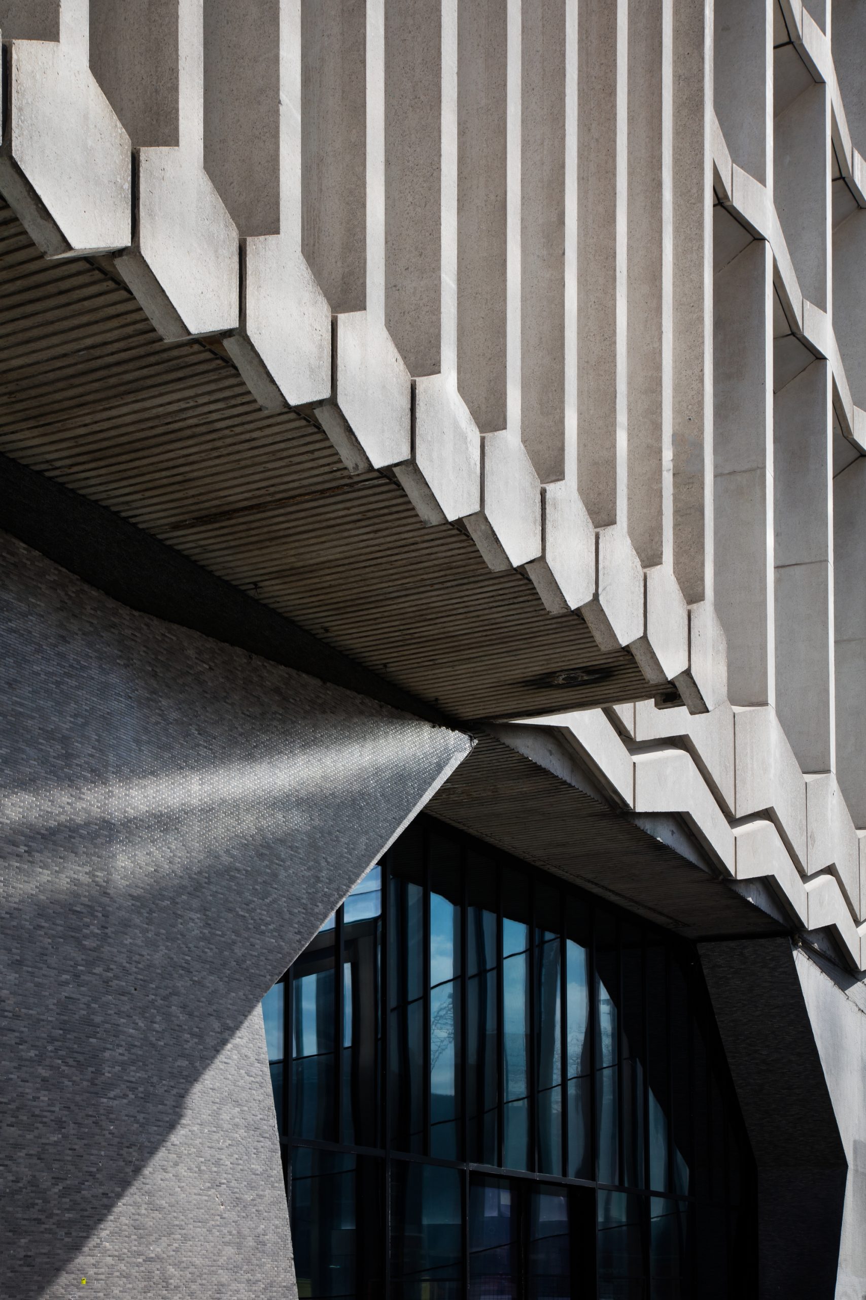 Centre Point Tower façade detail © Luke Hayes 6 scaled